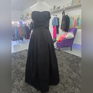 Elegant Black Strapless Evening Gown